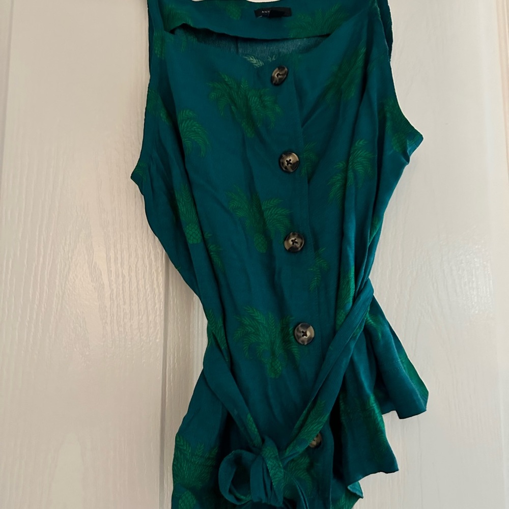 Ann Taylor Blue &green sleeveless top with belt and matching shorts size 12